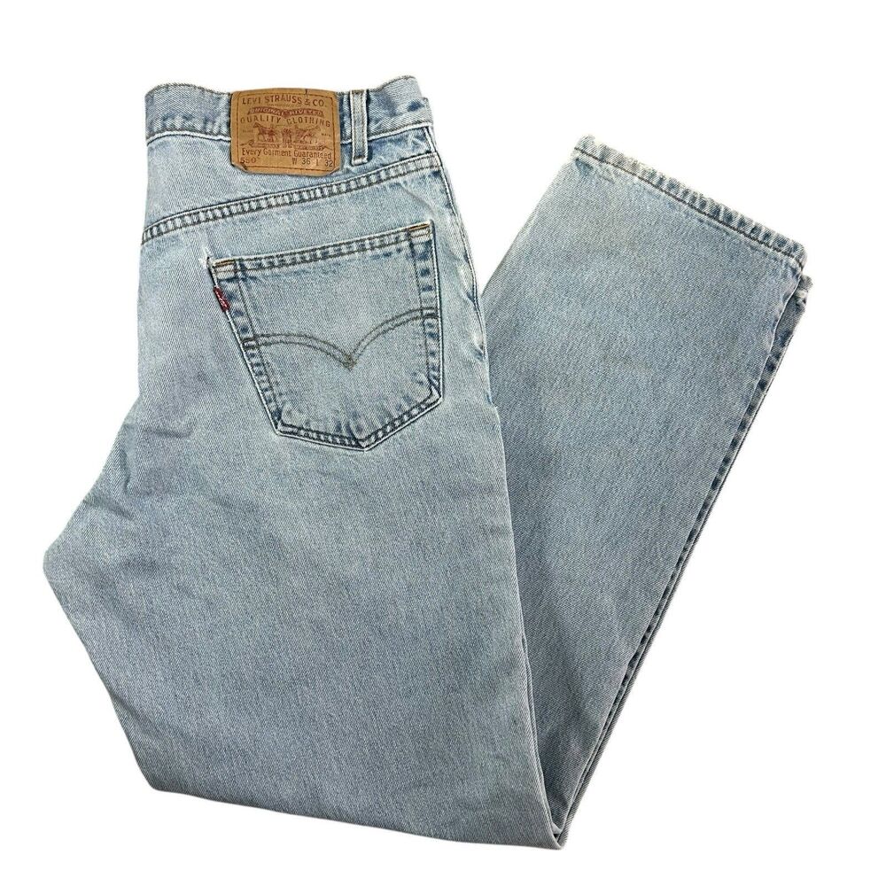 Vintage Levis 505 Relaxed Fit Jeans Mens 36x32 Blue Light Wash Denim Y2K